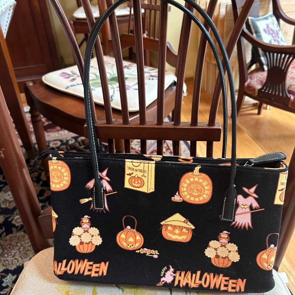 Purses - Picture 4 of 11